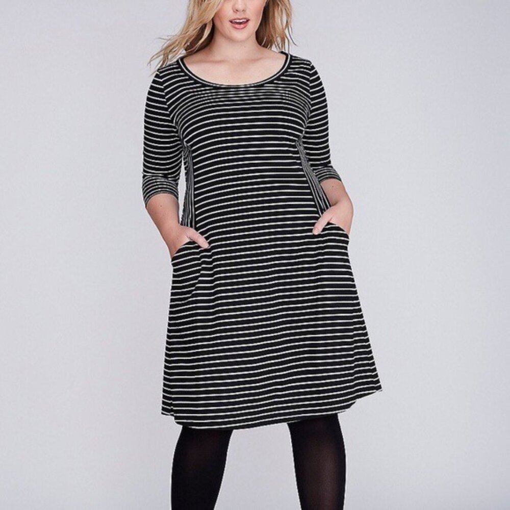 Plus Size Lane Bryant Black and White Crew Neck Dress